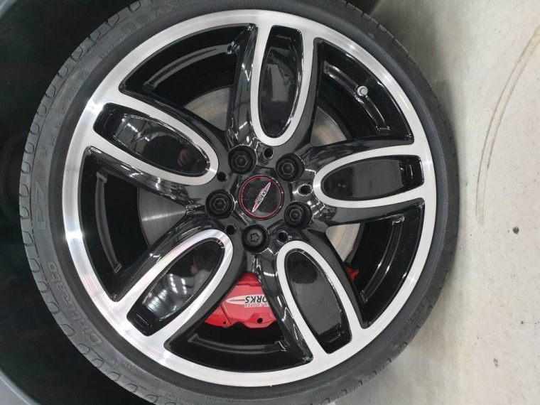 Réfection de jantes abîmées d'une voiture récente à Valence, Chabeuil, DKBOSS26